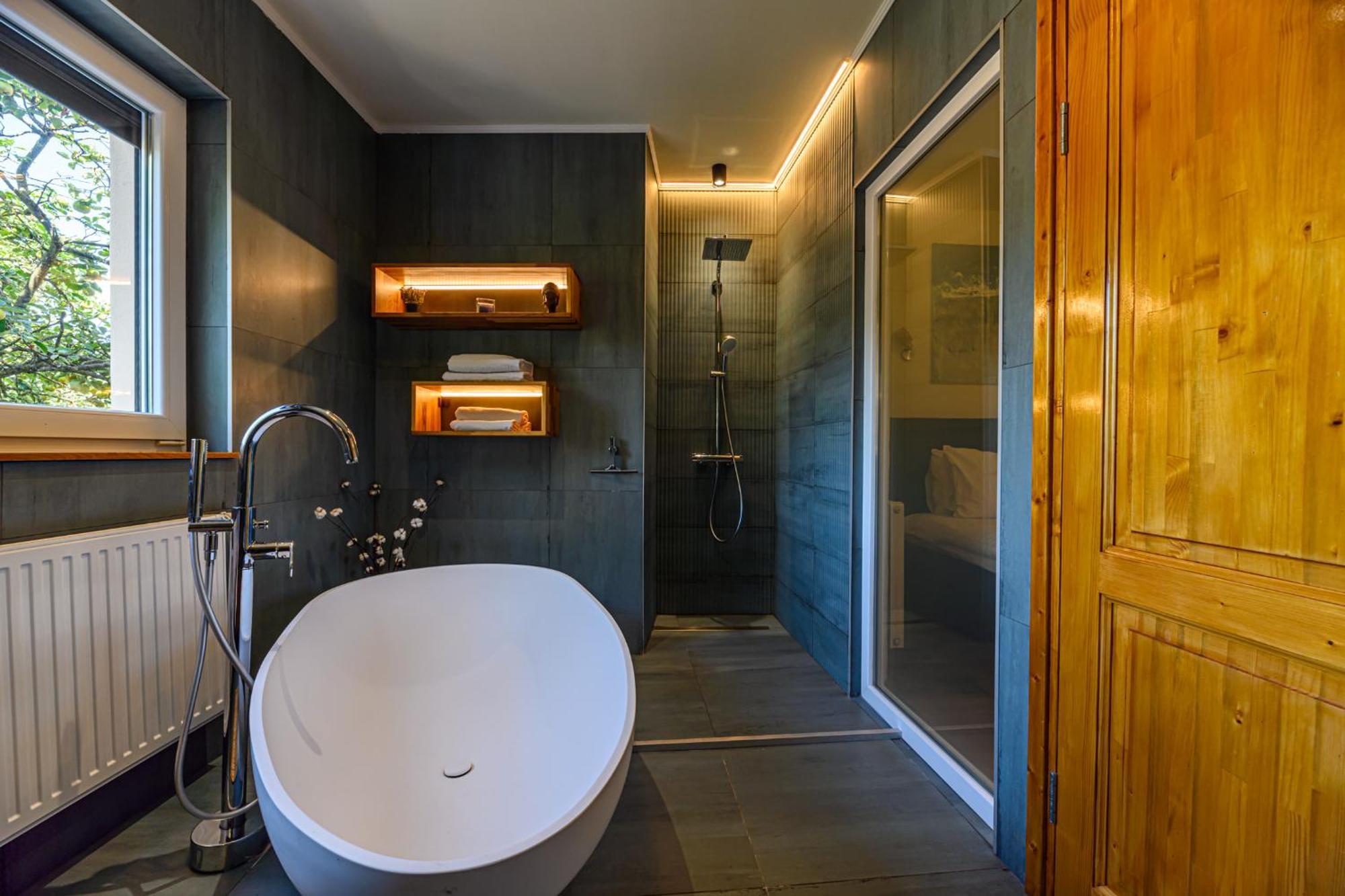 Lagom - Hot Tub Hideout Брашов Экстерьер фото