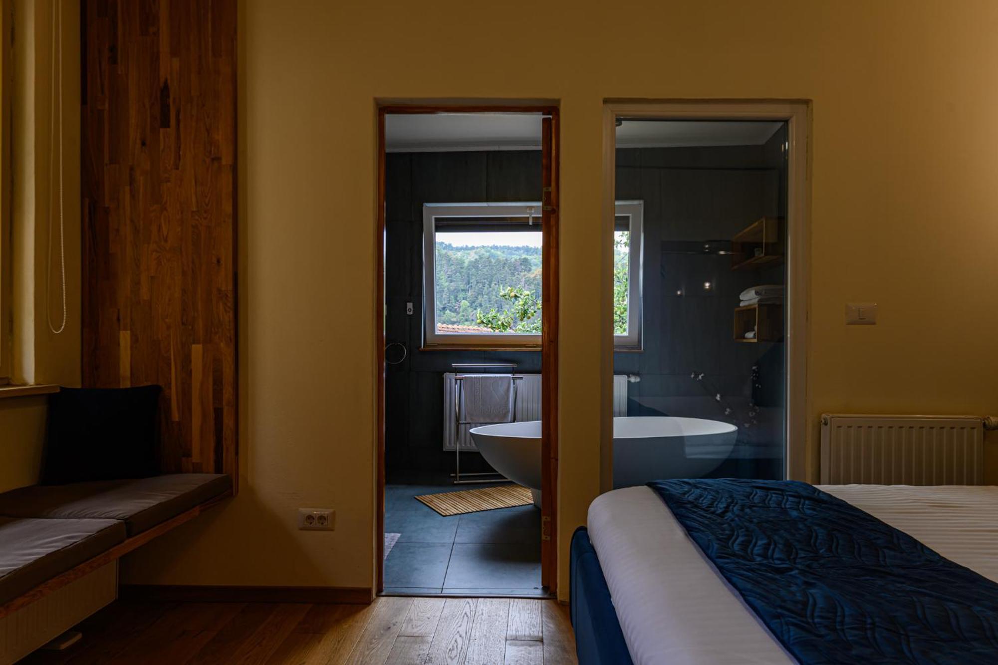 Lagom - Hot Tub Hideout Брашов Экстерьер фото